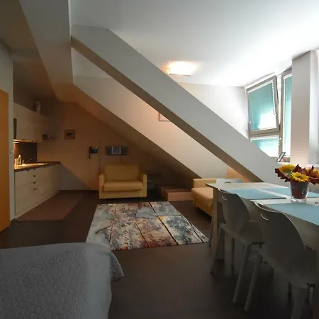 Resident - Apartma B304 *